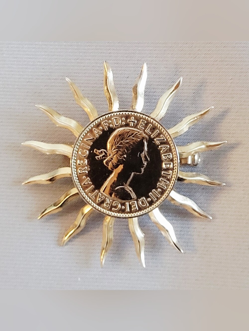 Vintage | Queen Elizabeth II | 1960’s | Brooch | Commemorative